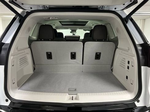 Certified 2025 GMC Acadia Denali AWD/4WD image 27