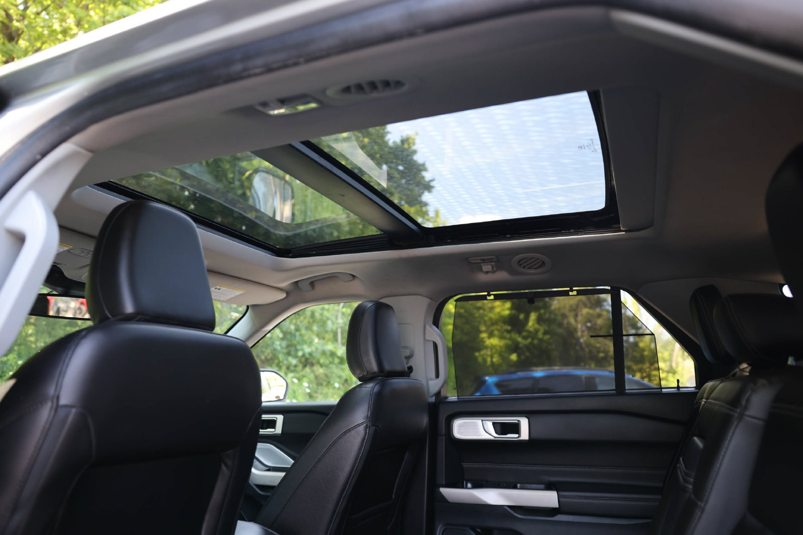 Certified 2023 Ford Explorer Limited w/ Limited Technology Package AWD/4WD image 29