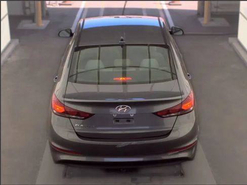 Used 2018 Hyundai Elantra SEL FWD image 4