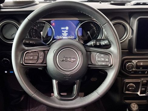 Certified 2023 Jeep Wrangler Unlimited AWD/4WD image 14