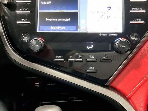 Used 2019 Toyota Camry XSE image 32