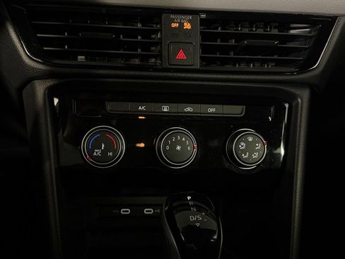 Used 2024 Volkswagen Taos S FWD image 19