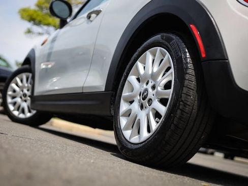 Used 2016 MINI Cooper 2-Door Hardtop FWD image 22
