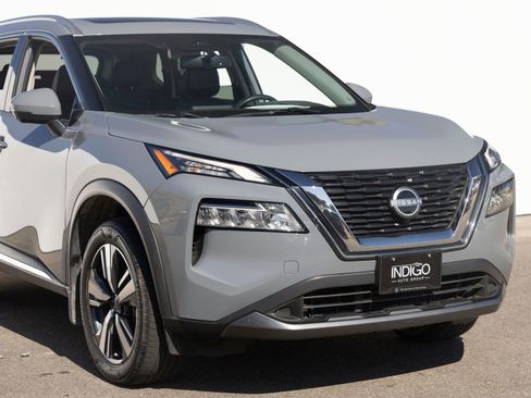 Used 2023 Nissan Rogue SL FWD image 3