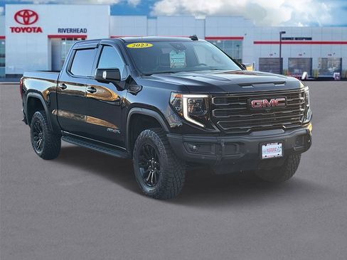 Used 2023 GMC Sierra 1500 AT4X image 2