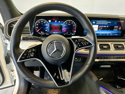 Used 2025 Mercedes-Benz GLE 350 4MATIC image 11
