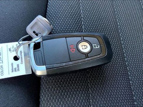 Used 2022 Ford Edge SE w/ Black Appearance Package image 10