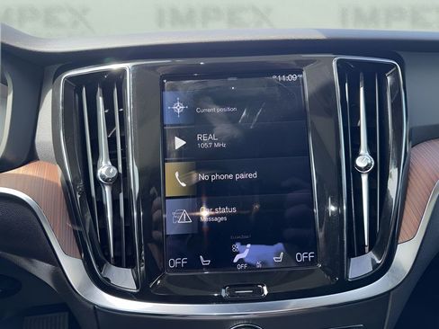 Used 2021 Volvo S60 T5 Momentum image 18