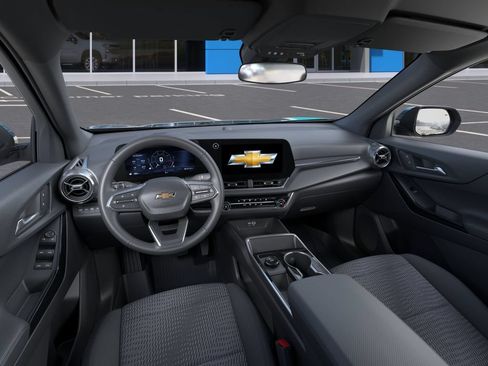 New 2027 Chevrolet Equinox LT w/ LPO, Floor Liner Package FWD image 15