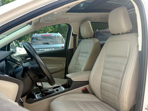 Used 2019 Ford Escape Titanium AWD/4WD image 17