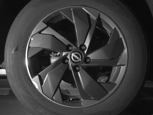 Used 2025 Nissan Rogue SV image 15