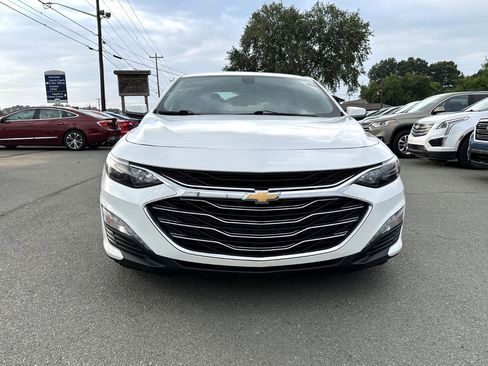 Used 2020 Chevrolet Malibu LT image 2