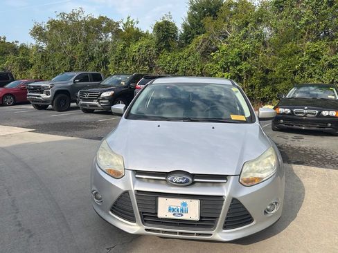 Used 2012 Ford Focus SE FWD image 8