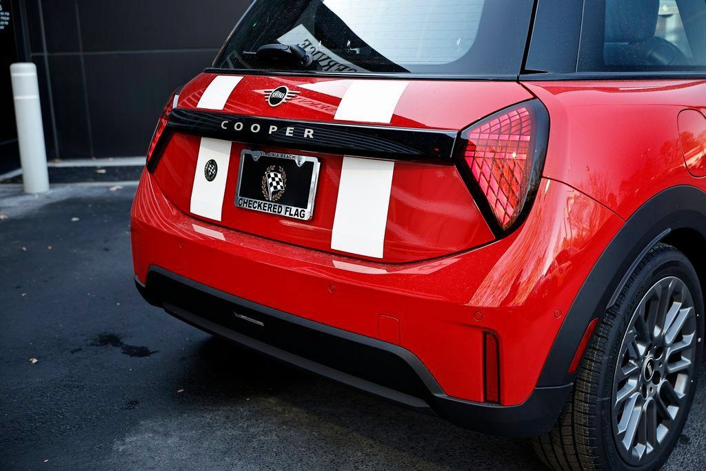 New 2026 MINI Cooper 2-Door Hardtop FWD image 9