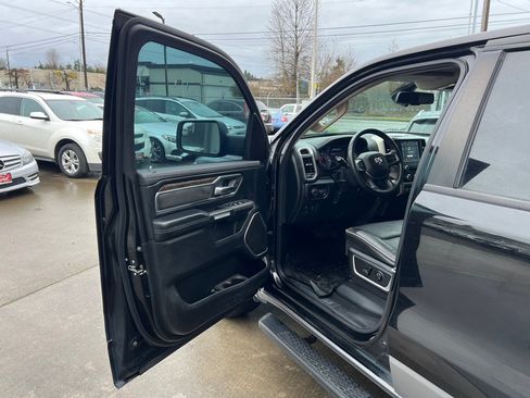 Used 2019 RAM 1500 Laramie AWD/4WD image 9