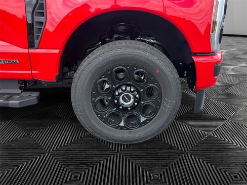 New 2026 Ford F250 Lariat w/ Black Appearance Package image 9