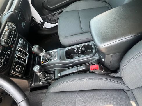 Used 2020 Jeep Wrangler Unlimited Sport S AWD/4WD image 16
