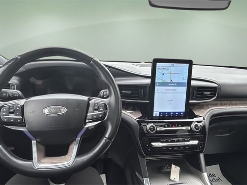 Used 2022 Ford Explorer Platinum w/ Equipment Group 601A image 14