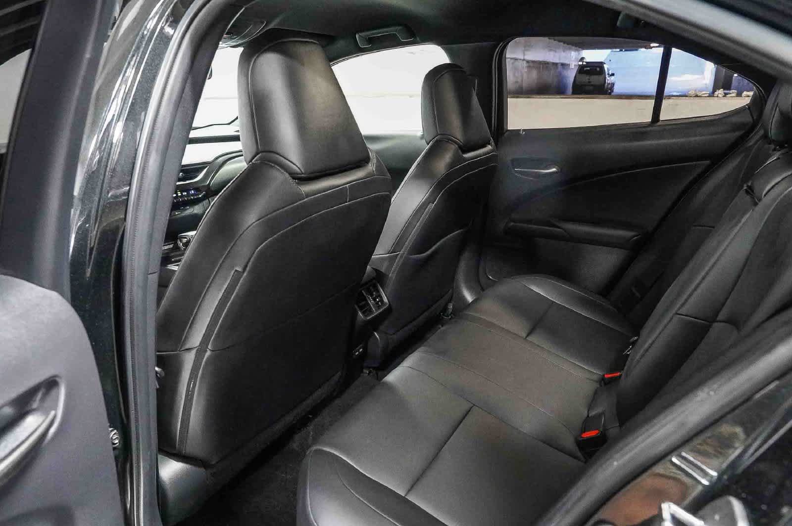 Used 2021 Lexus UX 250h w/ Accessory Package (Z2) AWD/4WD image 18