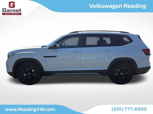 New 2026 Volkswagen Atlas Peak Edition AWD/4WD image 2