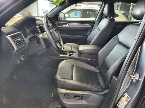 Used 2020 Volkswagen Atlas Cross Sport SE image 12