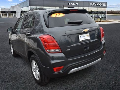 Used 2017 Chevrolet Trax LT w/ LT Convenience Package image 5