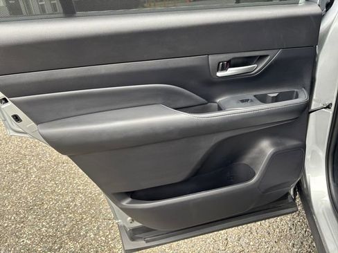 Used 2025 Toyota Grand Highlander XLE image 22