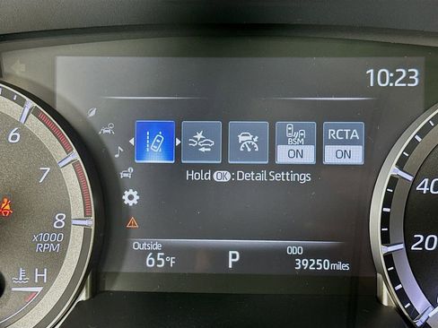 Used 2023 Toyota Highlander XSE FWD image 12