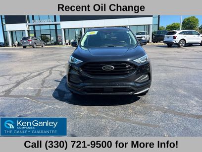 Used 2022 Ford Edge SE w/ Black Appearance Package