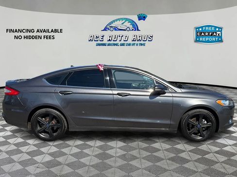 Used 2016 Ford Fusion SE image 8