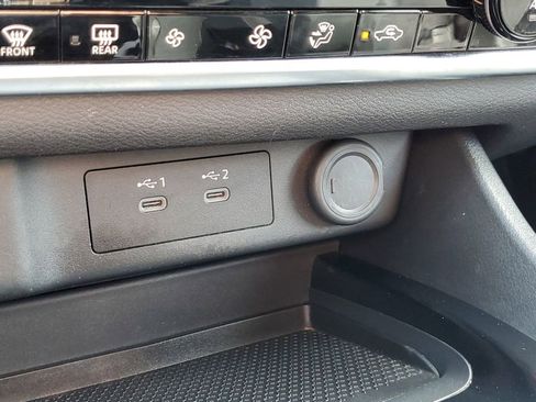 Used 2024 Nissan Rogue SV AWD/4WD image 33