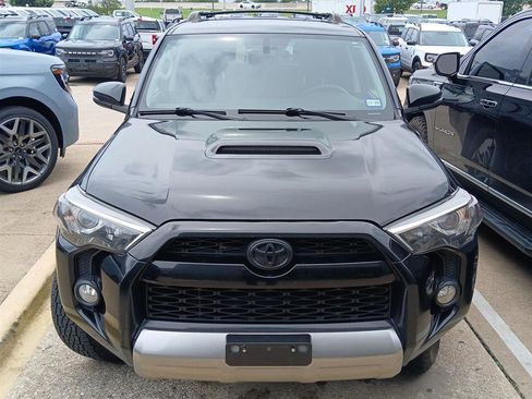 Used 2018 Toyota 4Runner TRD Off-Road Premium AWD/4WD image 3