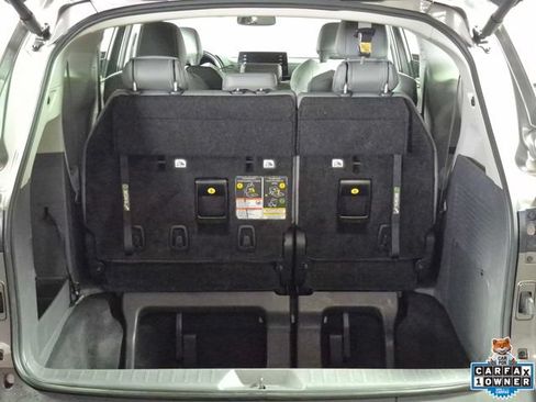 Used 2024 Toyota Sienna XLE FWD image 28