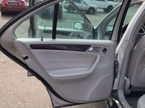 Used 2007 Mercedes-Benz C 280 4MATIC Sedan image 11