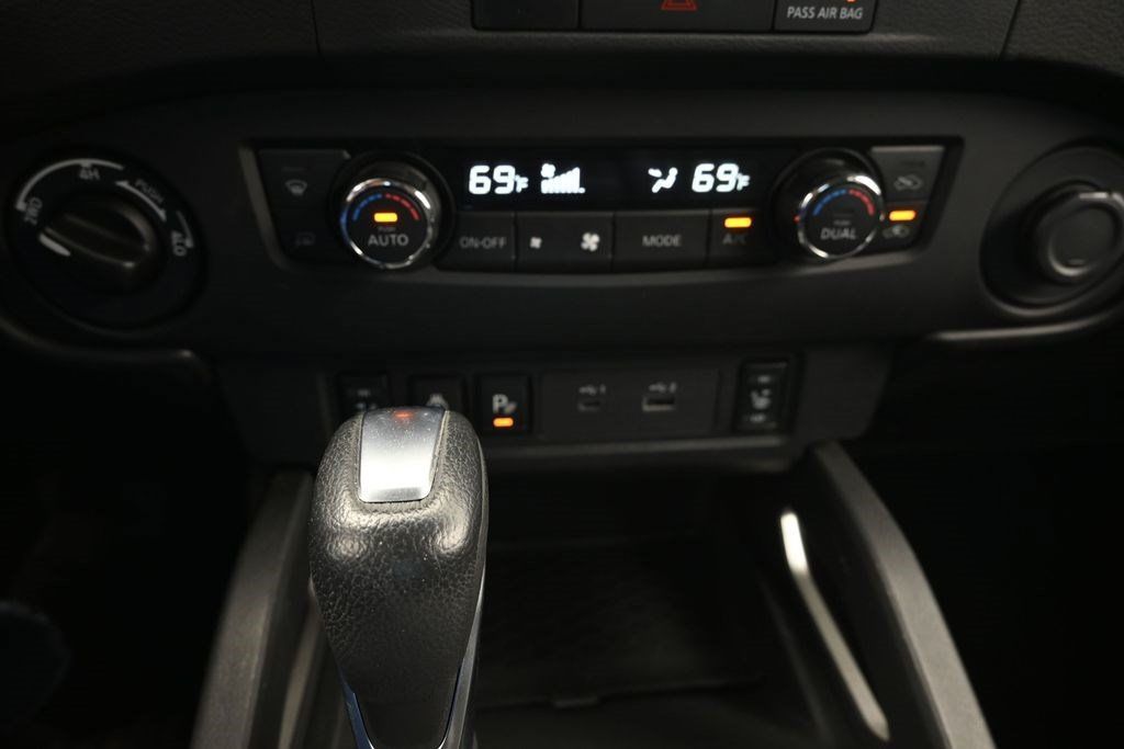 Used 2023 Nissan Frontier SV w/ SV Premium Package AWD/4WD image 28