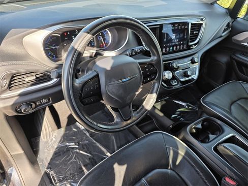 Used 2019 Chrysler Pacifica Limited w/ Advanced Safetytec Group image 11