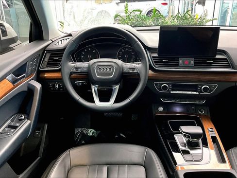 Certified 2023 Audi Q5 2.0T Premium w/ Convenience Package image 5