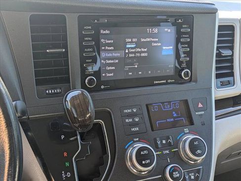 Used 2020 Toyota Sienna XLE Premium image 17