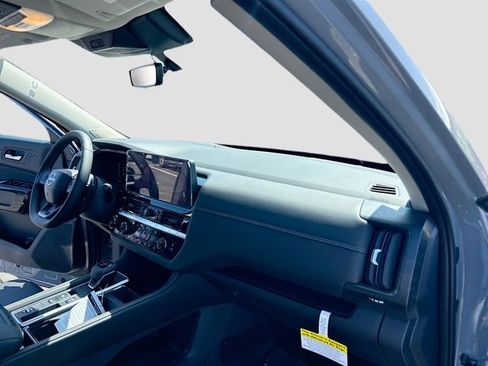 New 2026 Nissan Pathfinder Platinum FWD image 26
