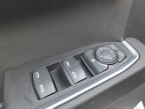 Used 2023 Chevrolet Silverado 1500 LT AWD/4WD image 32