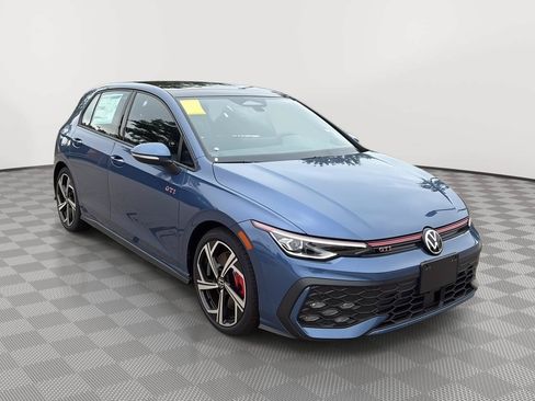 New 2026 Volkswagen Golf SE FWD image 3