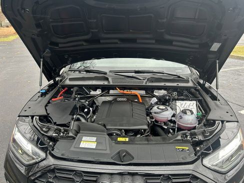 Certified 2025 Audi Q5 e Premium Plus w/ Premium Plus Package image 33