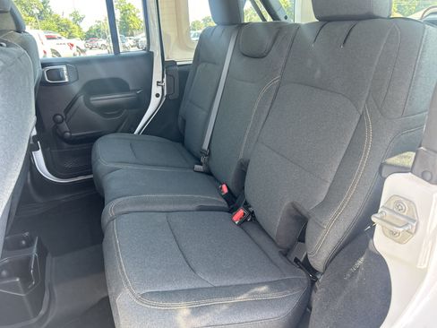 Used 2024 Jeep Wrangler Unlimited Sport AWD/4WD image 15