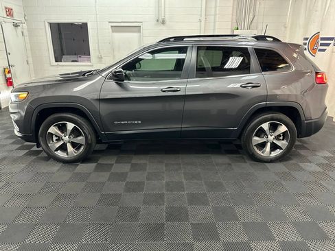 Used 2022 Jeep Cherokee Limited AWD/4WD image 6