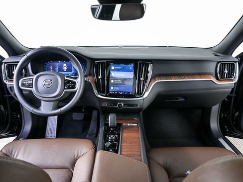 Certified 2025 Volvo V60 B5 Cross Country Plus image 19