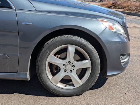Used 2012 Mercedes-Benz R 350 4MATIC image 9