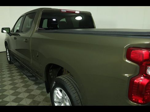 Used 2023 Chevrolet Silverado 1500 LT w/ Z71 Off-Road Package AWD/4WD image 19