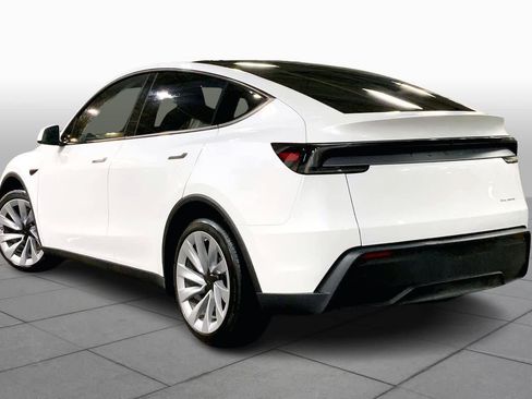 Used 2026 Tesla Model Y AWD image 12
