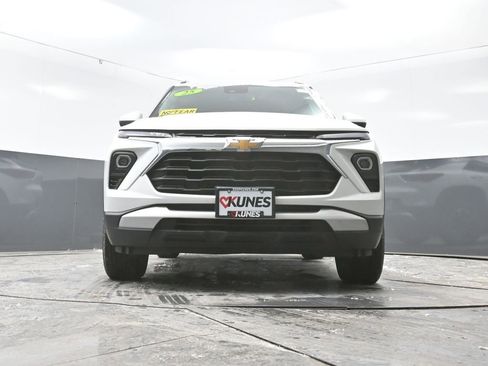 Used 2025 Chevrolet TrailBlazer LT w/ Driver Confidence Package image 47