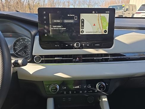 Used 2025 Mitsubishi Outlander SE image 24